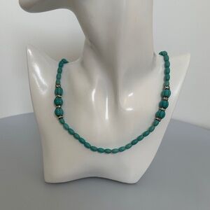 Chic Turquoise Beaded Necklace with Silver Accents